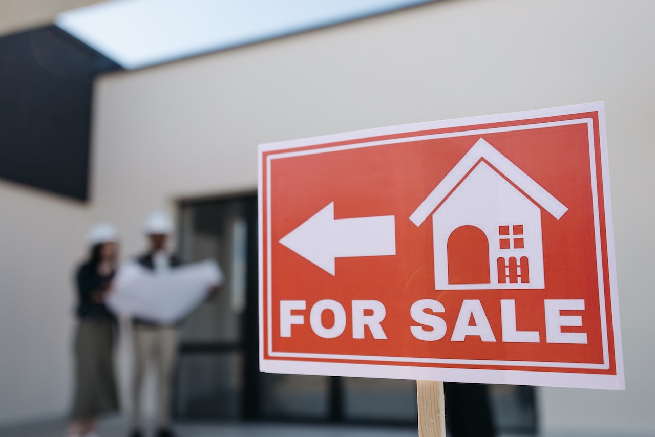 What legalities should I be aware of when selling my house fast for cash?