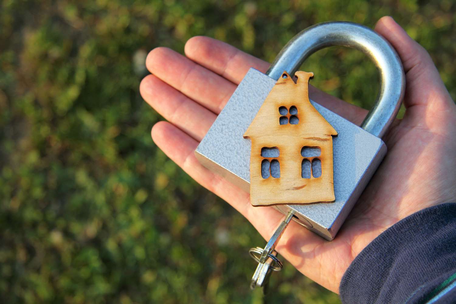 Few Tips on How to Quickly Sell Your House for Cash