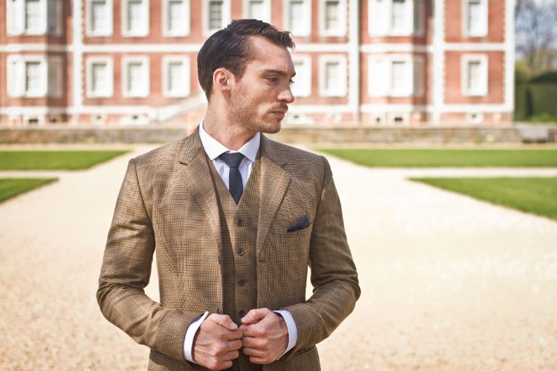 How Custom Suits Enhance Professional Image and Confidence